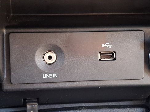 Used 2013 Ford F150 XLT w/ XLT Chrome Pkg image 23