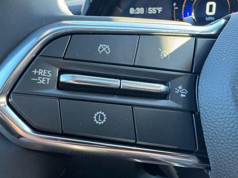 New 2026 Chevrolet Equinox LT w/ Convenience Package II FWD image 38