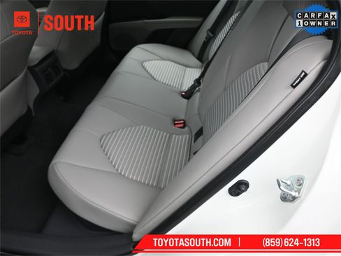Used 2023 Toyota Camry SE w/ Cold Weather Package image 10