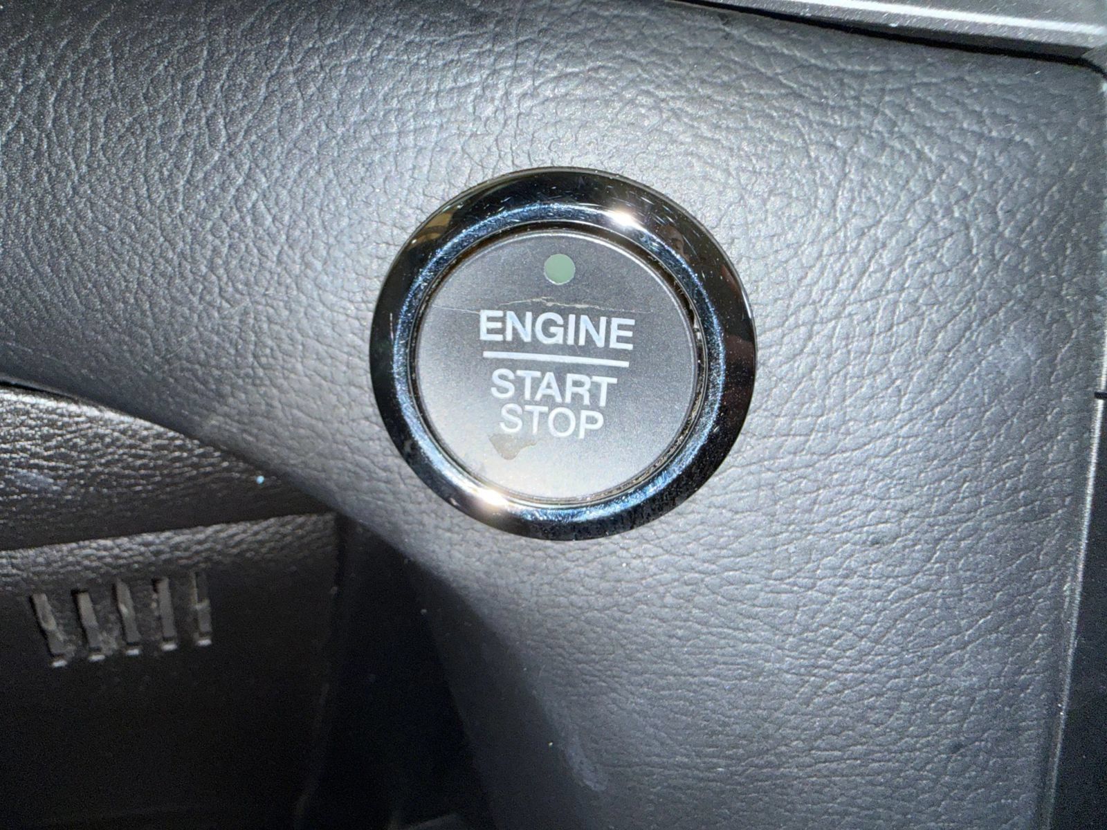 Used 2017 Ford Edge SEL w/ Equipment Group 201A FWD image 18