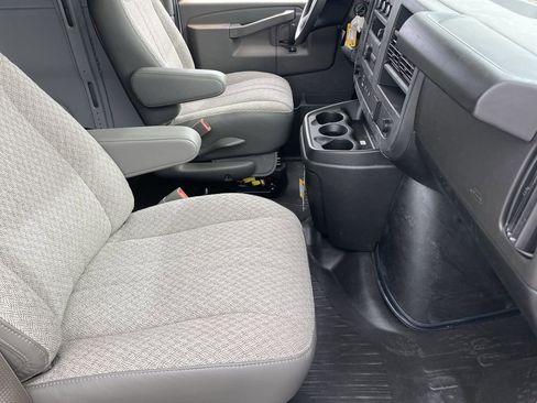 New 2025 GMC Savana 2500 w/ Driver Convenience Package image 27