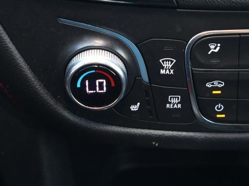 Used 2023 Chevrolet Equinox RS FWD image 26