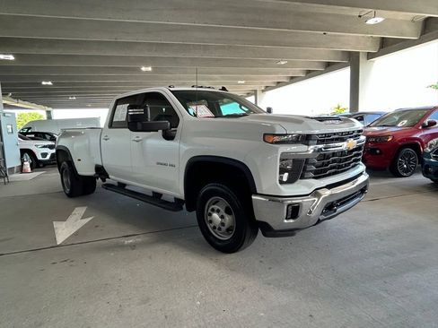 Used 2025 Chevrolet Silverado 3500 LT AWD/4WD image 7