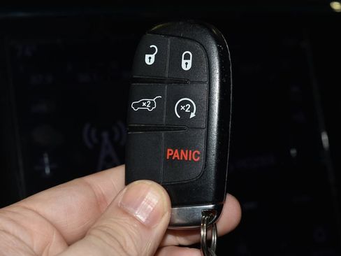 Used 2020 Jeep Grand Cherokee Limited image 23