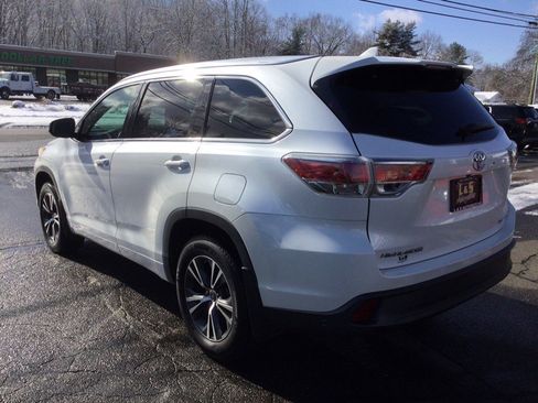 Used 2016 Toyota Highlander XLE image 7