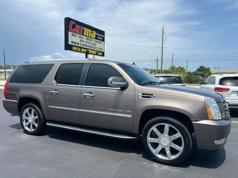 Used 2013 Cadillac Escalade ESV Luxury RWD image 4