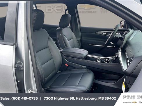 New 2026 Chevrolet Traverse LT w/ Driver Confidence Package FWD image 6