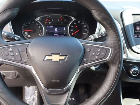 Used 2020 Chevrolet Equinox LT image 29