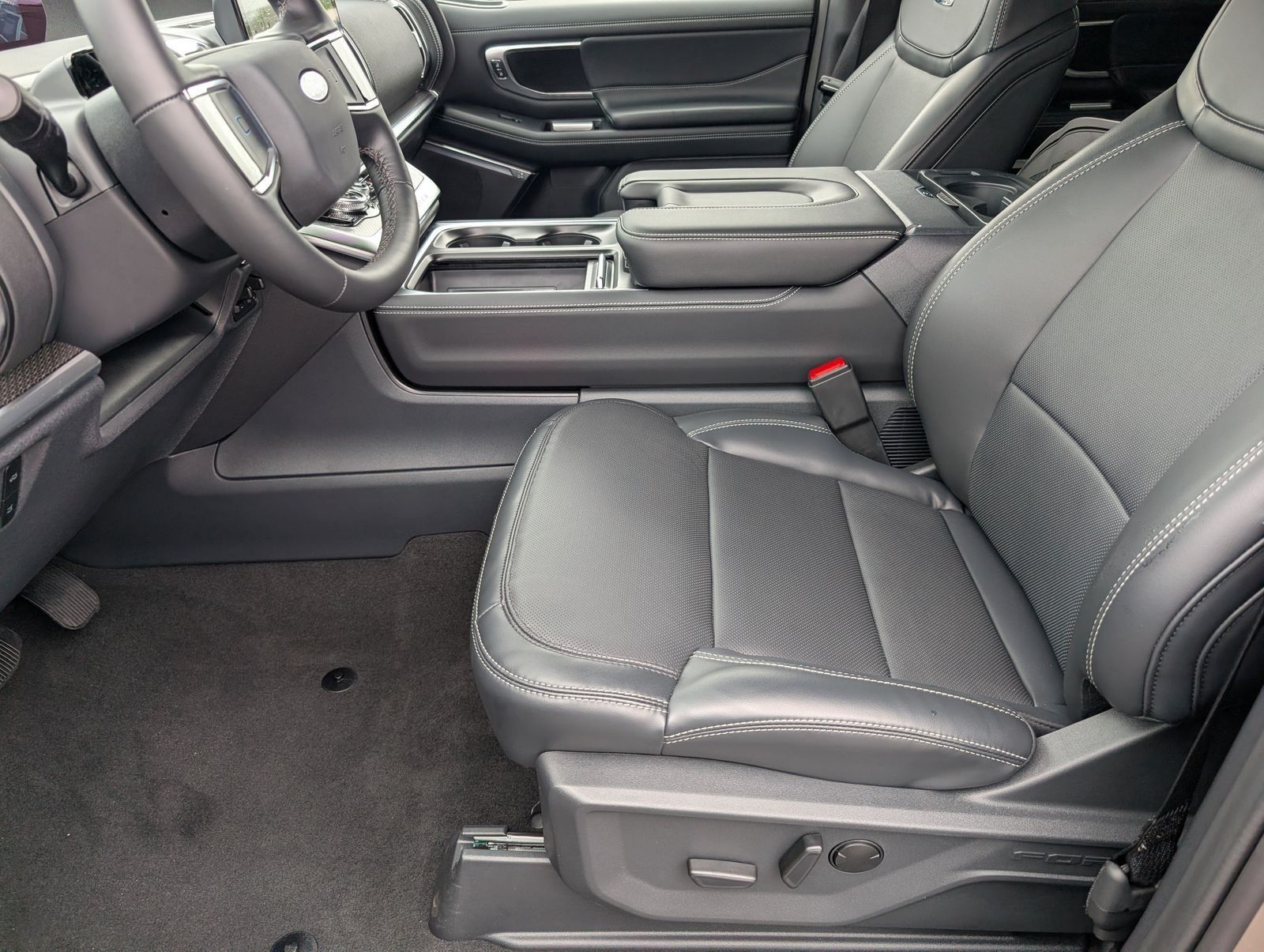 New 2027 Ford Expedition Platinum w/ Stealth Performance Package AWD/4WD image 15