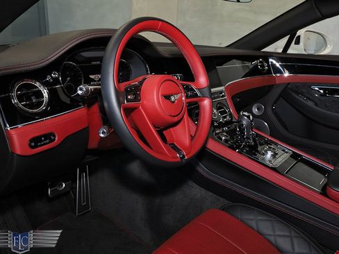 Used 2020 Bentley Continental GT V8 image 18