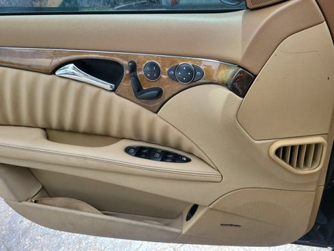 Used 2007 Mercedes-Benz E 550 Sedan image 15
