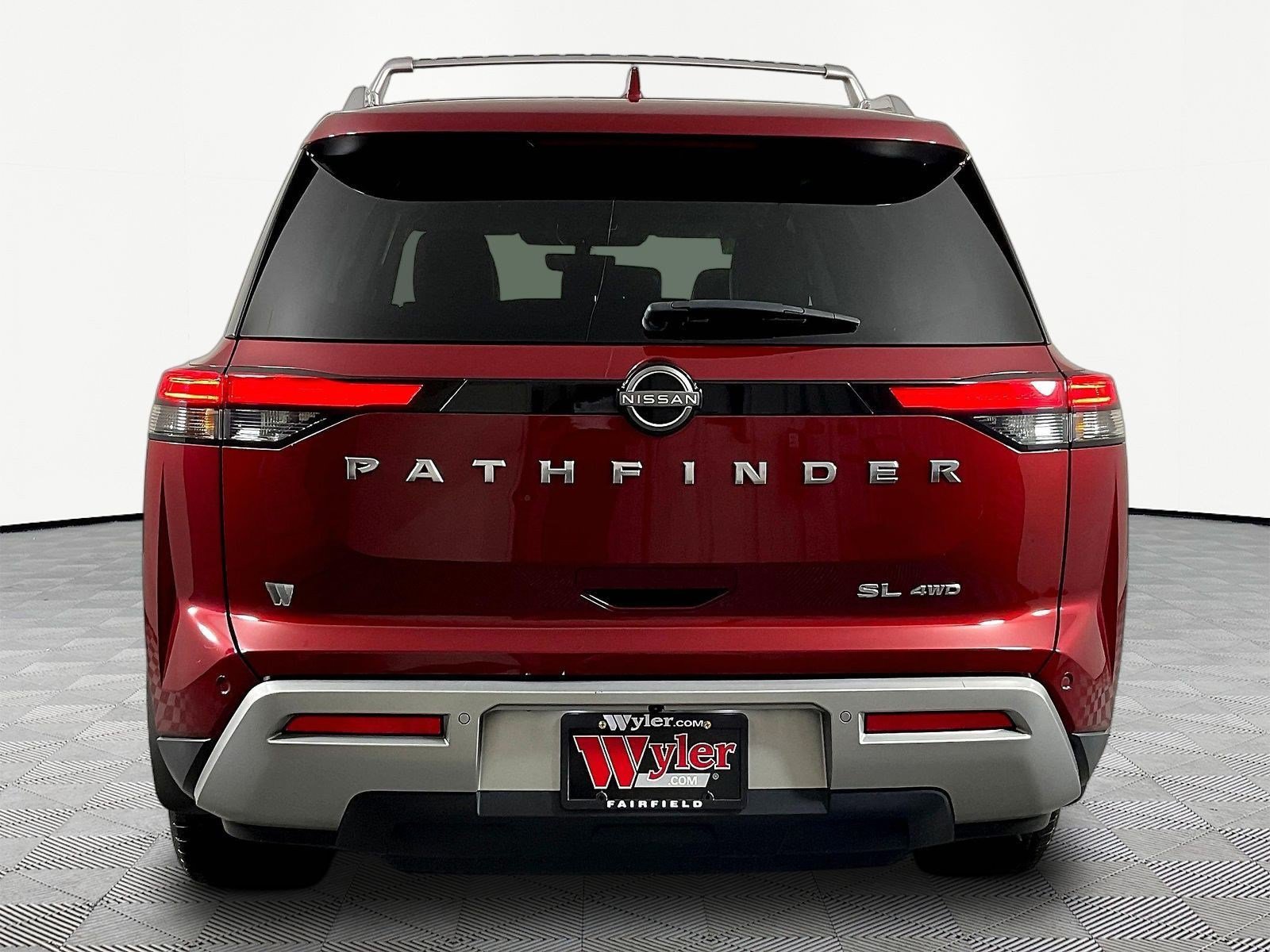 Used 2023 Nissan Pathfinder SL AWD/4WD image 5