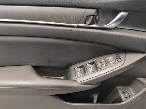 Used 2019 Honda Accord EX image 27