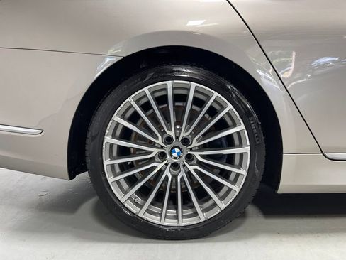 Used 2020 BMW 750i xDrive w/ Executive Package AWD/4WD image 15