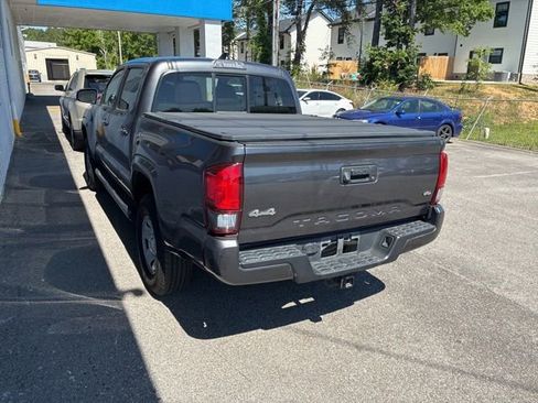 Used 2022 Toyota Tacoma SR AWD/4WD image 6