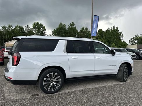 Certified 2026 Chevrolet Suburban High Country AWD/4WD image 6