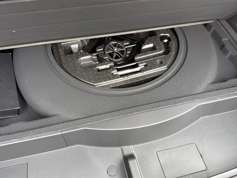 Used 2025 Genesis GV70 2.5T Advanced w/ Advanced Package image 31