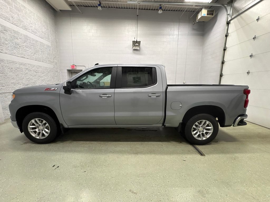 Used 2024 Chevrolet Silverado 1500 LT AWD/4WD image 8