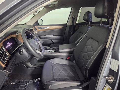 Used 2024 Volkswagen Atlas SE FWD image 8