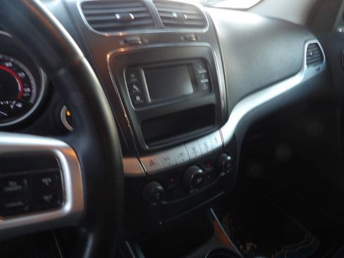 Used 2012 Dodge Journey SXT w/ Flexible Seating Group image 7