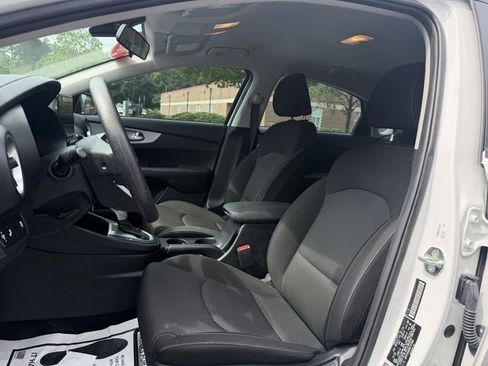 Certified 2024 Kia Forte LXS w/ LXS Technology Package FWD image 5
