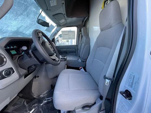 New 2024 Ford E-450 and Econoline 450 Super Duty w/ Power Windows & Locks Group RWD image 15