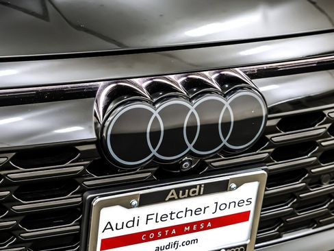 Used 2024 Audi Q8 e-tron Prestige w/ Prestige Package image 14