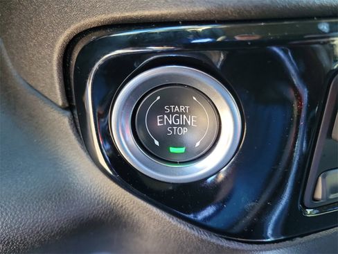 Certified 2025 Chevrolet Silverado 2500 LTZ w/ LTZ Convenience Package image 36