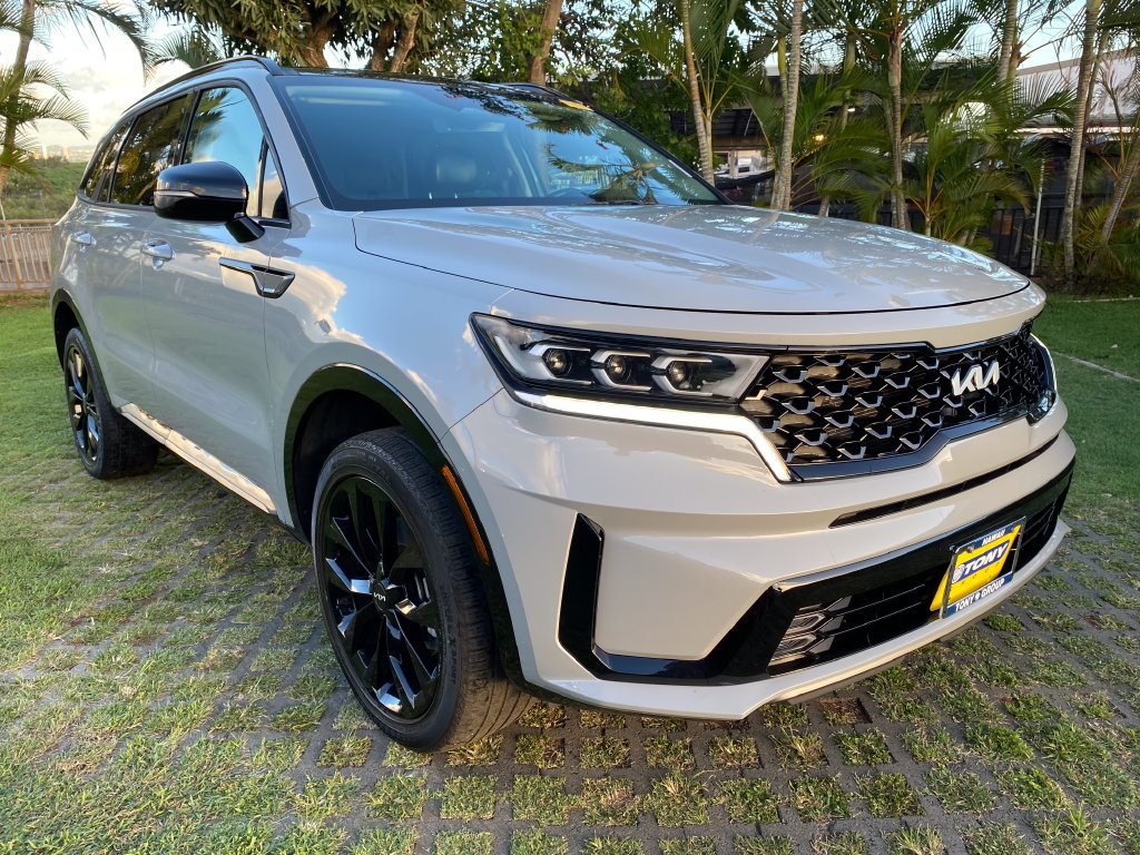 Used 2023 Kia Sorento SX AWD/4WD image 1
