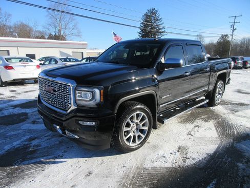 Used 2017 GMC Sierra 1500 Denali image 2