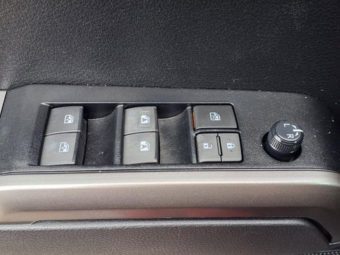 Used 2023 Toyota Tacoma SR5 RWD image 7