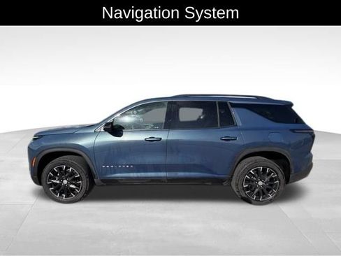 Certified 2025 Chevrolet Traverse LT w/ Sun and Wheel Package AWD/4WD image 4