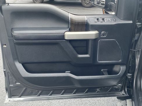 Certified 2020 Ford F350 Lariat w/ Lariat Value Package image 6