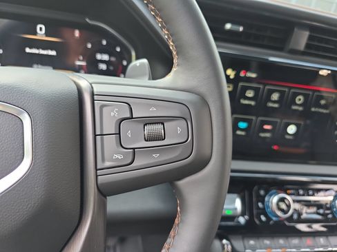 Used 2025 GMC Sierra 1500 AT4 w/ AT4 Premium Package AWD/4WD image 17