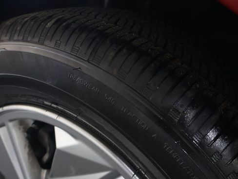 Used 2024 Hyundai Elantra SE image 30