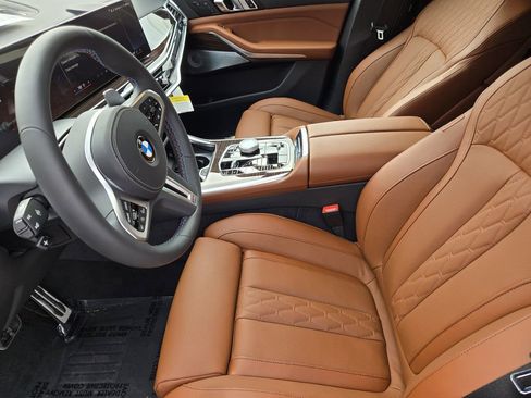 New 2026 BMW X7 M60i image 14