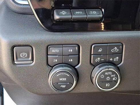 Used 2024 Chevrolet Silverado 1500 High Country w/ Technology Package image 28