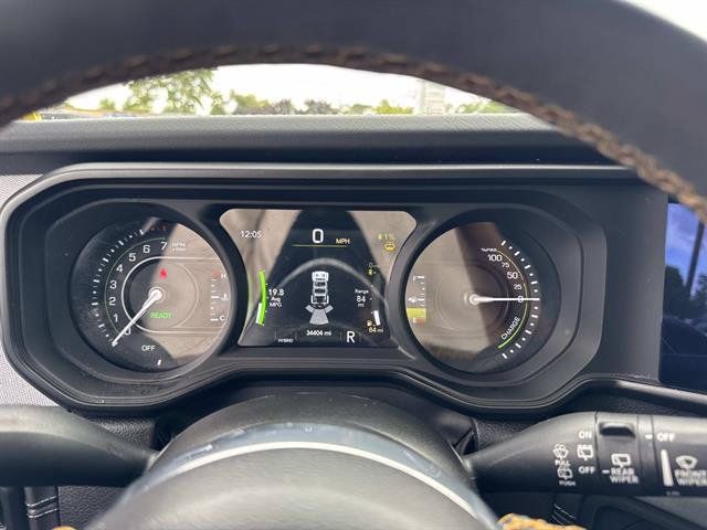 Used 2024 Jeep Wrangler Unlimited Sahara w/ Safety Group AWD/4WD image 12