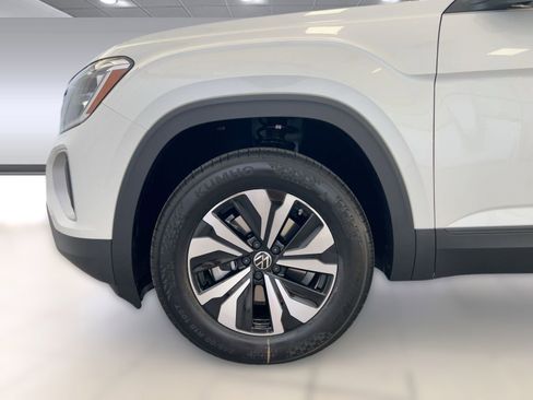 New 2026 Volkswagen Atlas SE image 12