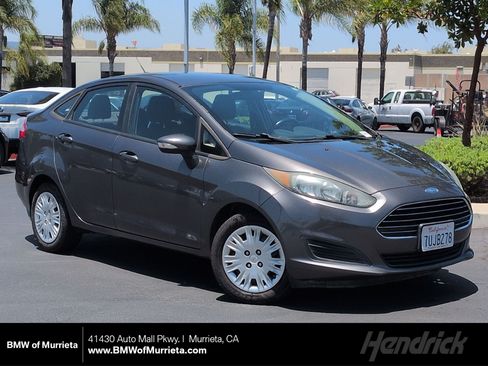 Used 2016 Ford Fiesta SE FWD image 1