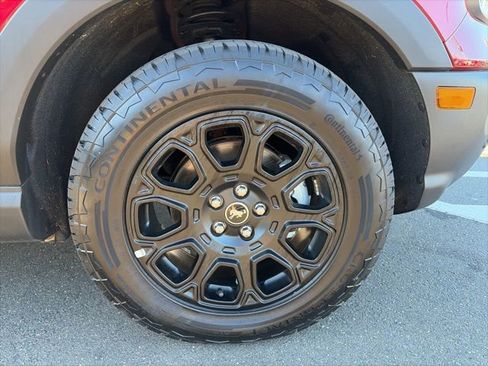 Used 2025 Ford Bronco Sport Badlands image 9