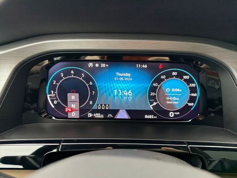 Certified 2025 Volkswagen Atlas Cross Sport SE image 17