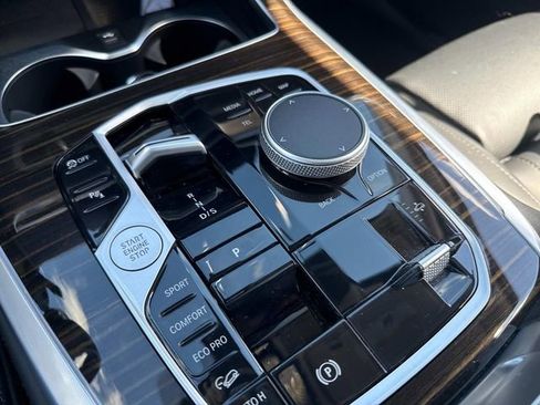Used 2025 BMW X7 xDrive40i image 33