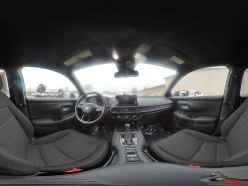 Used 2025 Honda HR-V Sport image 41