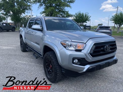 Used 2023 Toyota Tacoma SR5 w/ Technology Package AWD/4WD image 1