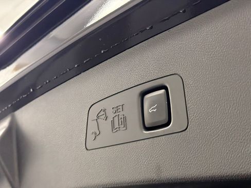 Used 2023 Lincoln Corsair FWD image 9