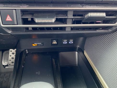 Used 2025 Toyota Camry SE image 21