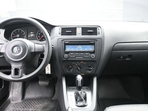 Used 2014 Volkswagen Jetta SE FWD image 9