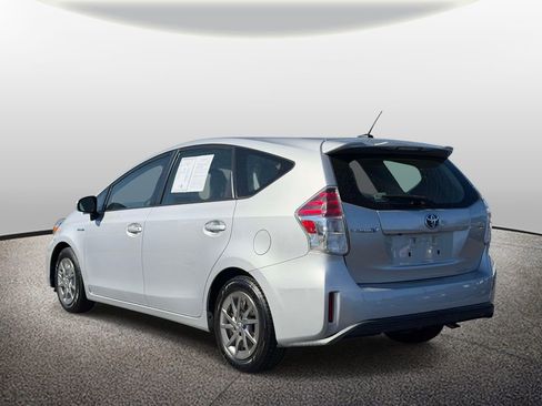 Used 2017 Toyota Prius V Four image 6