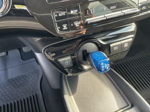 Used 2021 Toyota Prius LE AWD/4WD image 26